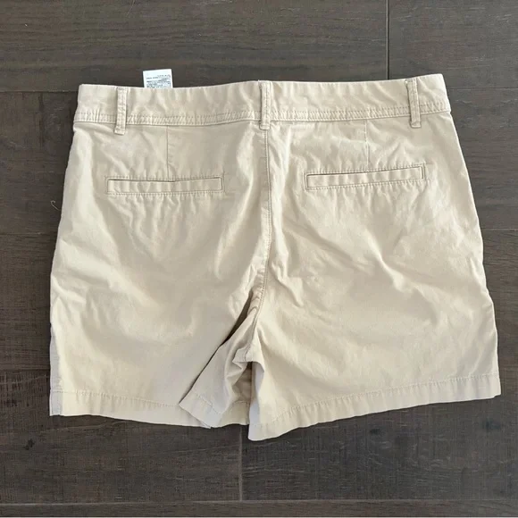 Tan Shorts from Banana Republic - Picture 4 of 8